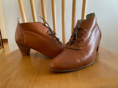 Zapatos de cuero café Bestias - miniatura 2
