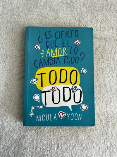 Libro 'Todo Todo' de Nicola Yoon - miniatura 1