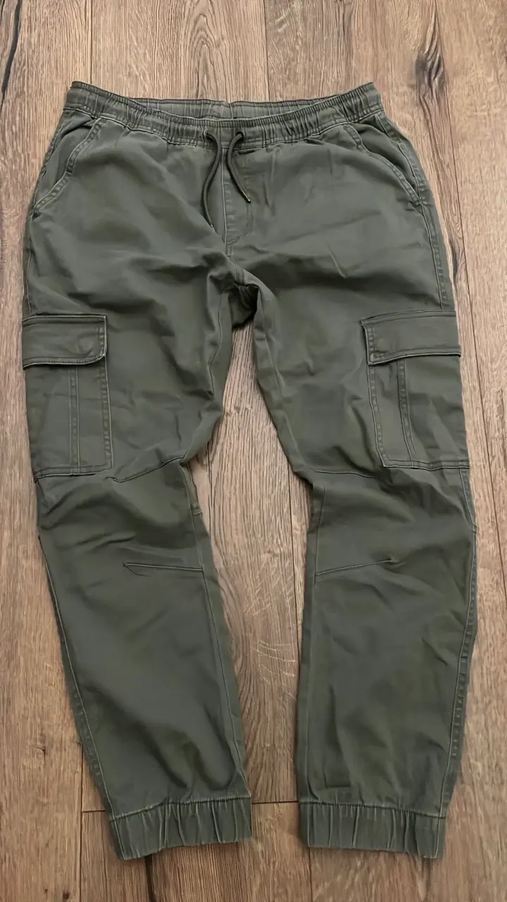 Pantalón cargo verde olivo - 2