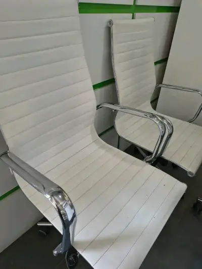 Silla de oficina blanca moderna - miniatura 4