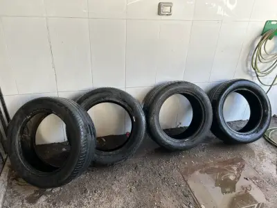 Set de neumáticos usados 225/45/R17 - miniatura 1