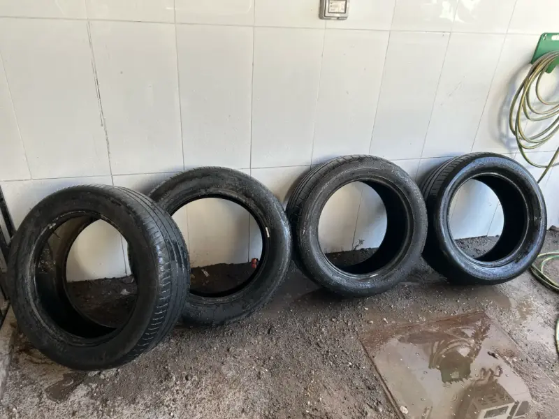 Set de neumáticos usados 225/45/R17 - 2