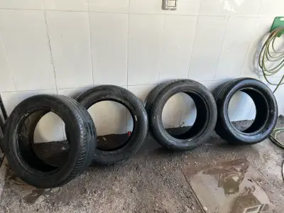 Set de neumáticos usados 225/45/R17 - miniatura 2