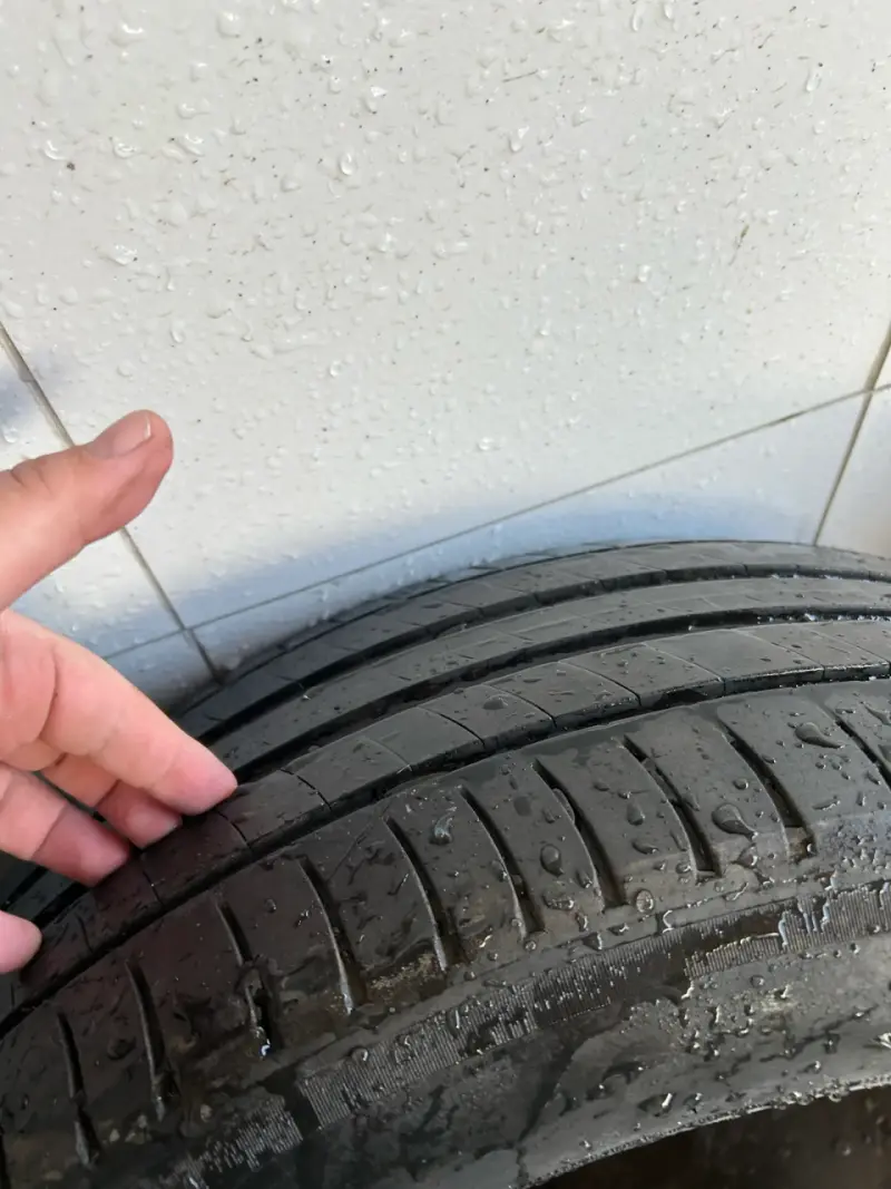 Set de neumáticos usados 225/45/R17 - 3