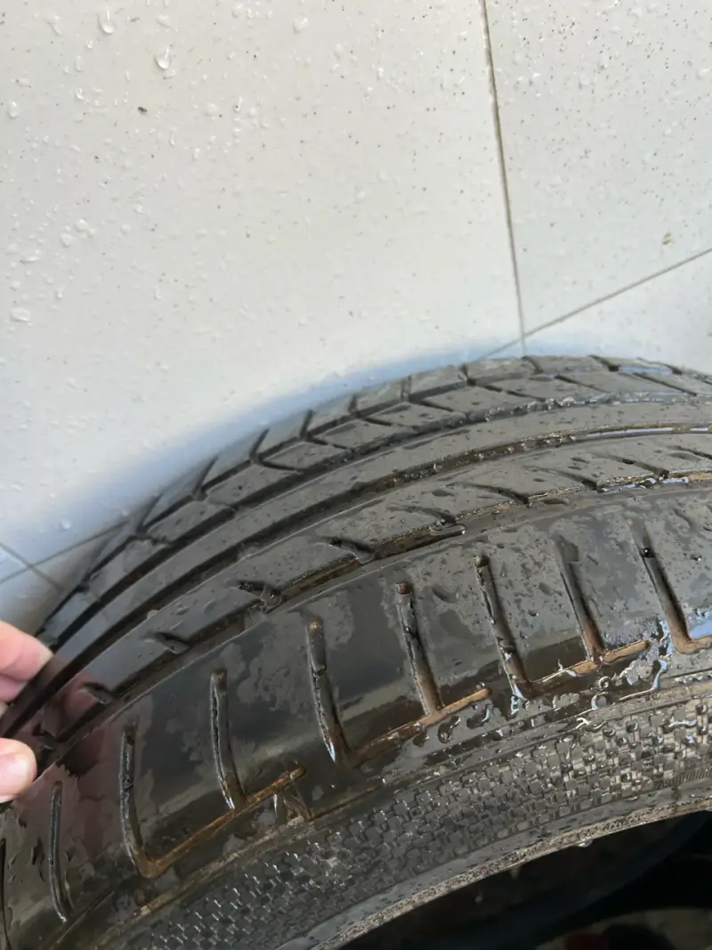Set de neumáticos usados 225/45/R17 - 4
