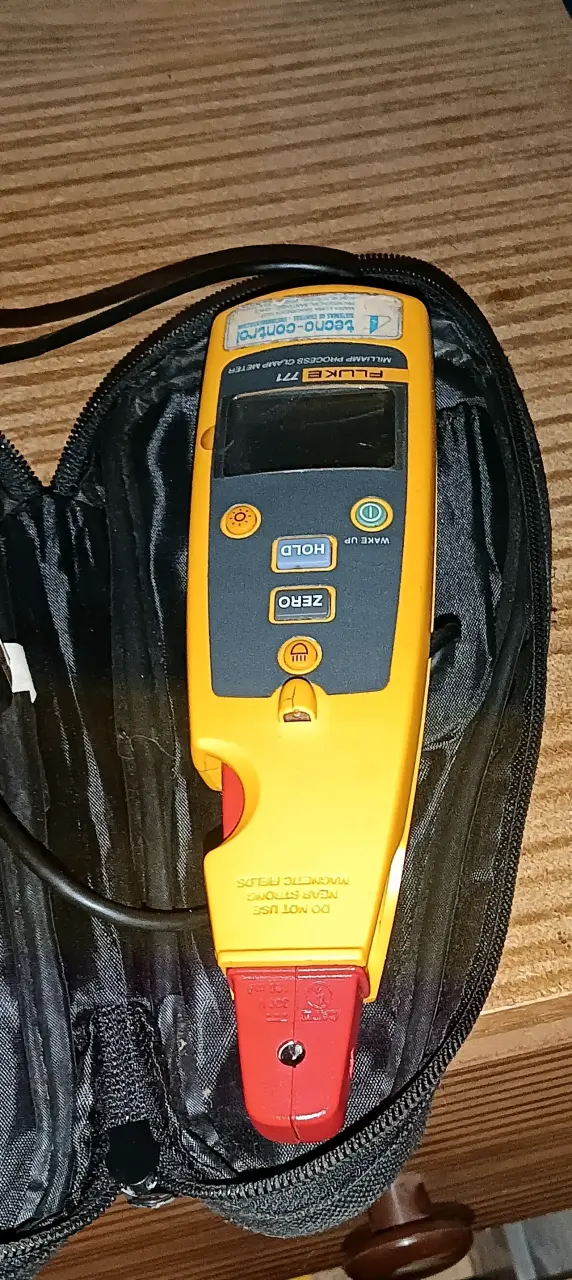 Multímetro Fluke 771 con estuche - 1