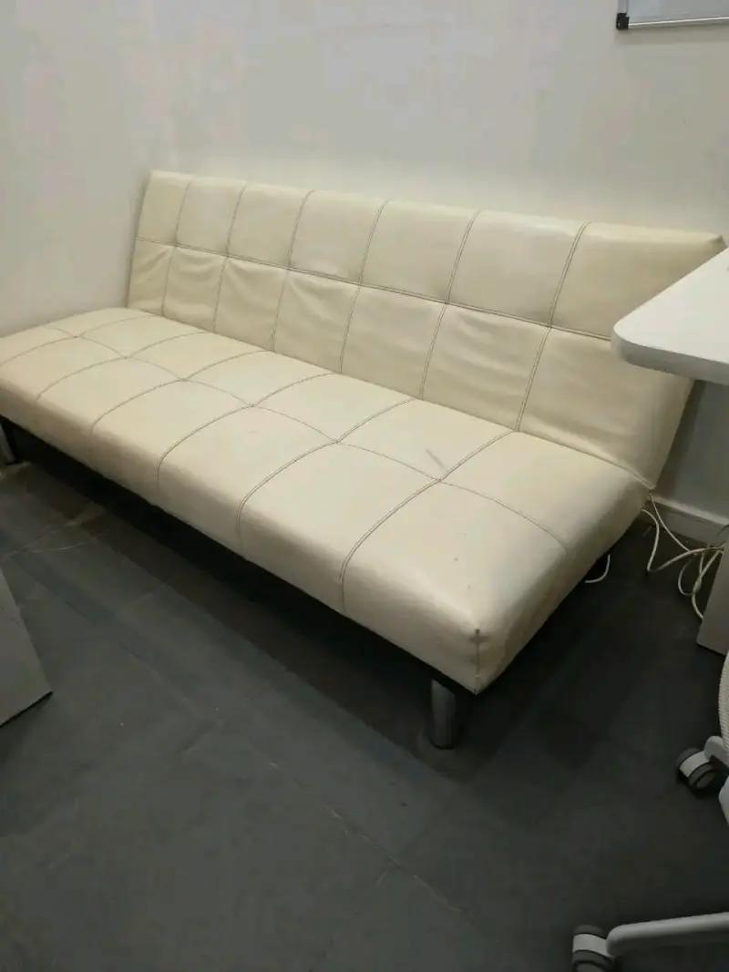 Sofá de cuero beige - 3