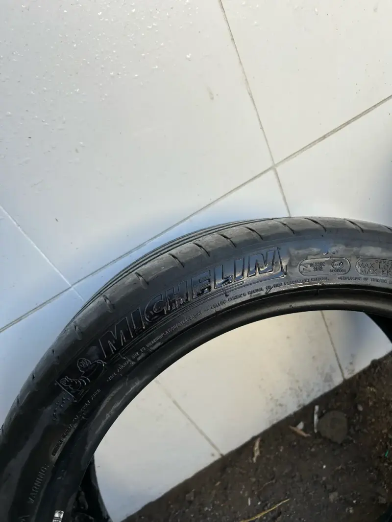 Neuamticos Michelin Pilot Súper Sport 225/40/R18 - 2