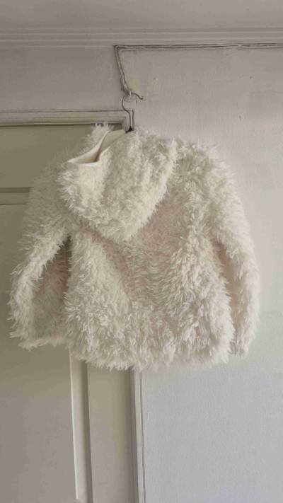 Chaqueta peluda blanco invierno - miniatura 3