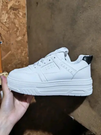 Zapatillas blancas de plataforma - miniatura 1