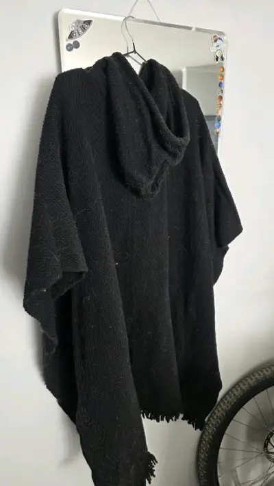 Poncho premium de lana negro Anzeztral - miniatura 5