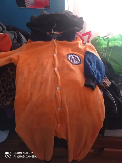 Pijama enterizo Goku naranja - miniatura 1