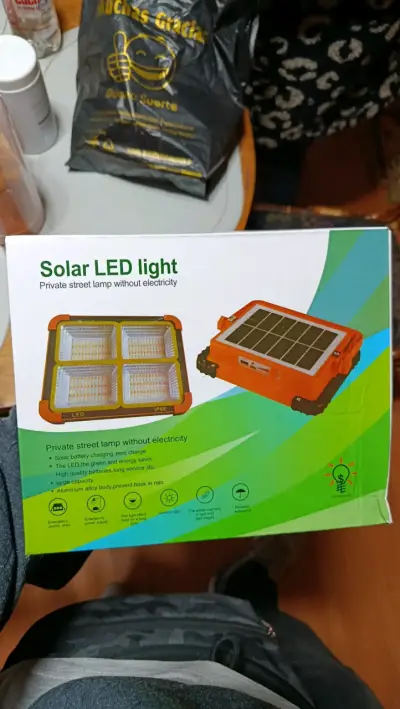 Foco Solar LED recargable - miniatura 2