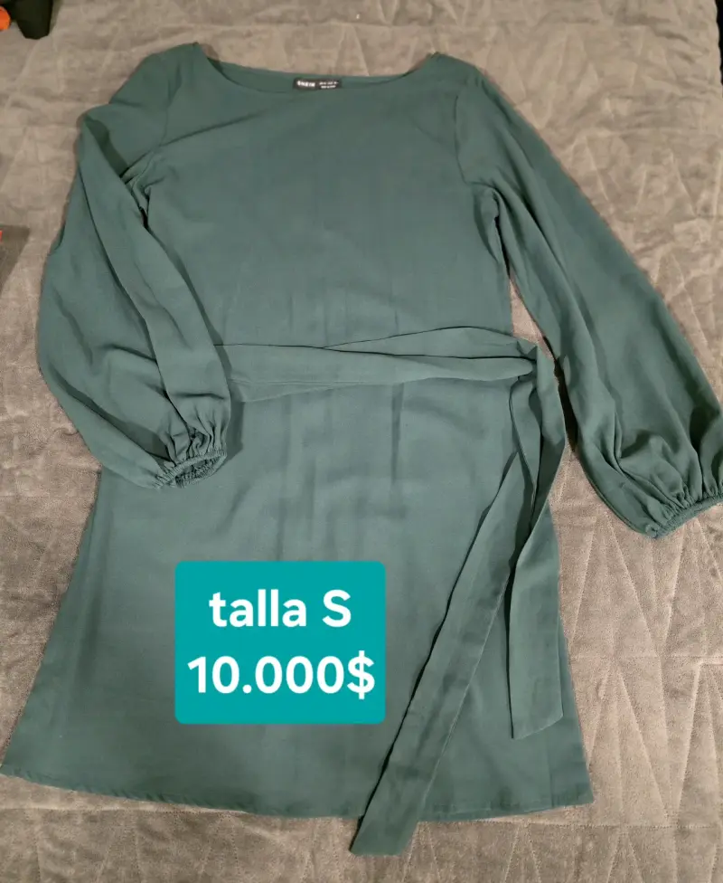 Vestido verde con cinturón