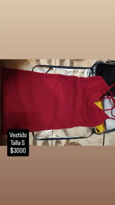 Variedad de ropa semi nueva - miniatura 1