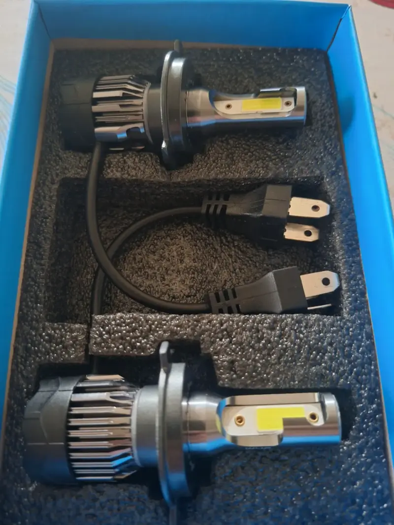 Foco LED para auto BRM T4 - 2