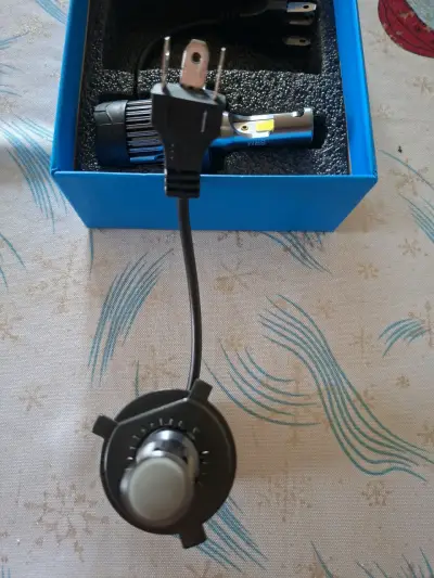 Foco LED para auto BRM T4 - miniatura 3