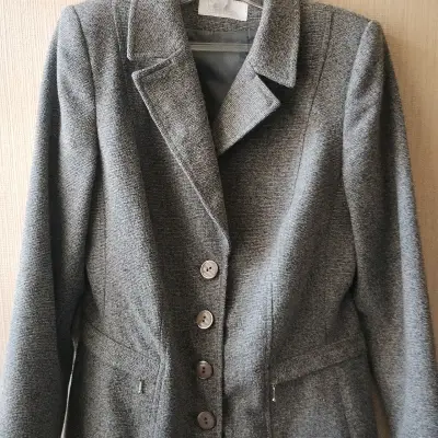 Abrigo gris elegante - miniatura 2