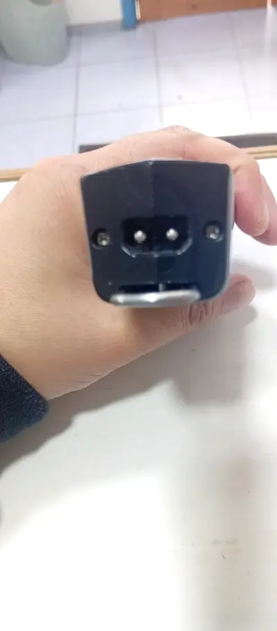 Trimmer con detalle en sus cuchillas - miniatura 1