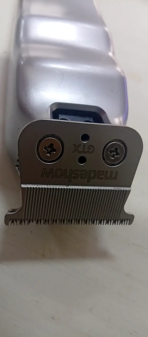 Trimmer con detalle en sus cuchillas - 2