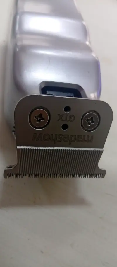 Trimmer con detalle en sus cuchillas - miniatura 2