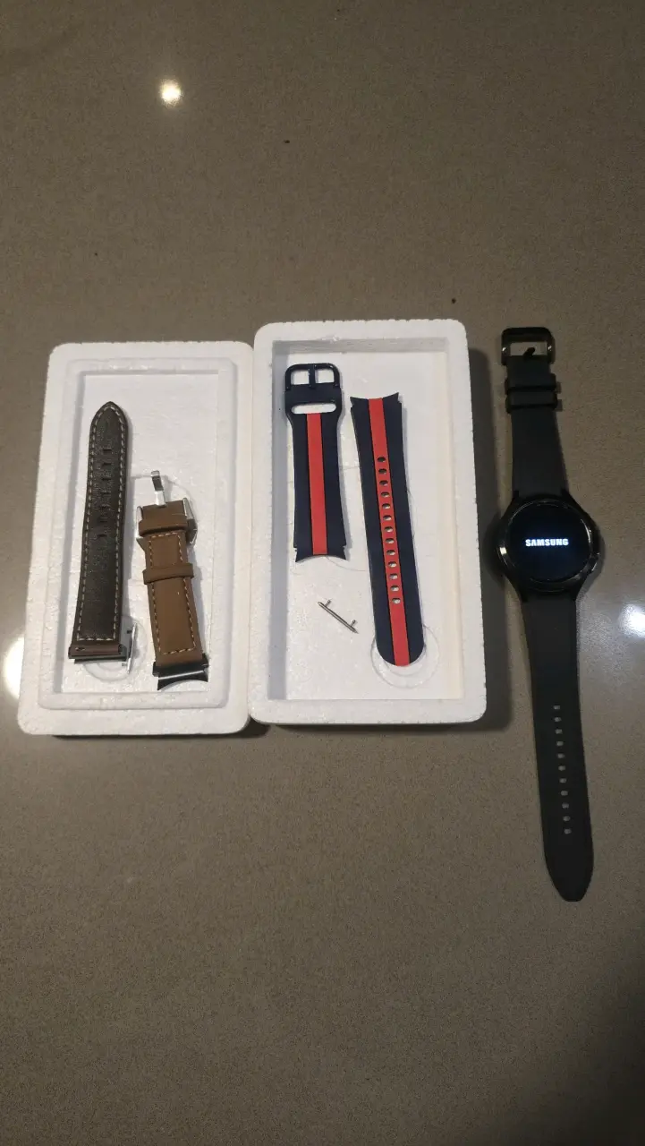 Smartwatch Galaxy Watch4 Classic - 4