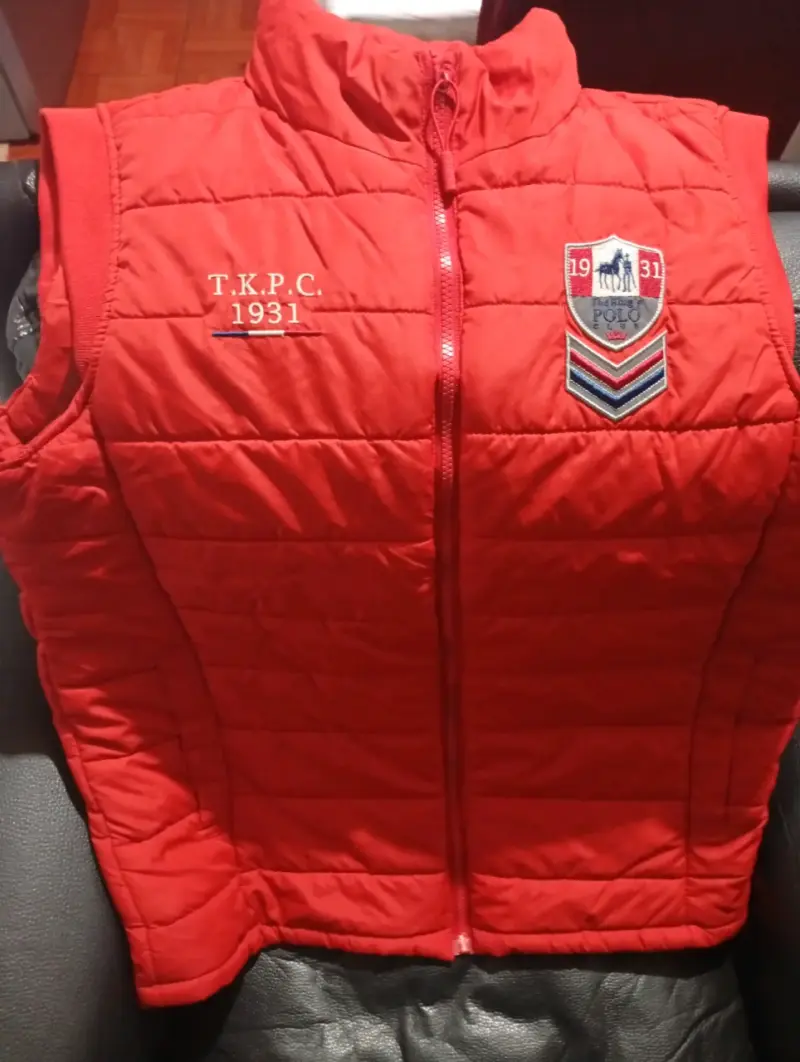 Chaleco rojo acolchado T.K.P.C. 1931