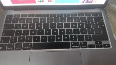 Apple Macbook Air M1 - miniatura 2