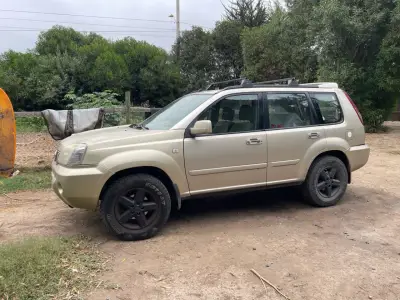 Nissan Xtrail t30 turbo diésel 4x4 - miniatura 5