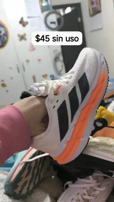 Zapatillas Adidas deportivas blancas nuevas - miniatura 1