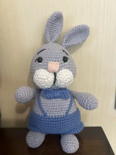 Conejo de peluche tejido - miniatura 6