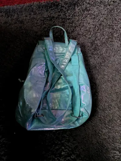 Mochila holográfica con pompón - miniatura 4