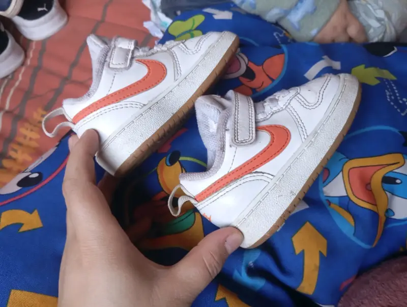 Zapatillas negras para niños - 4
