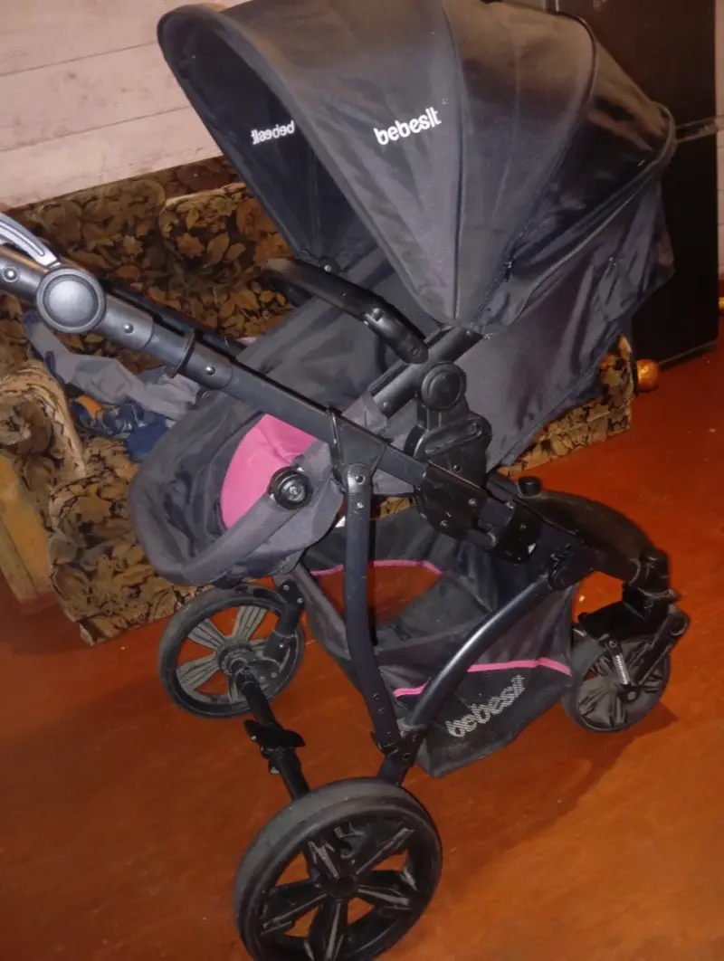 Carrito de bebé Bebesit negro y rosado - 3