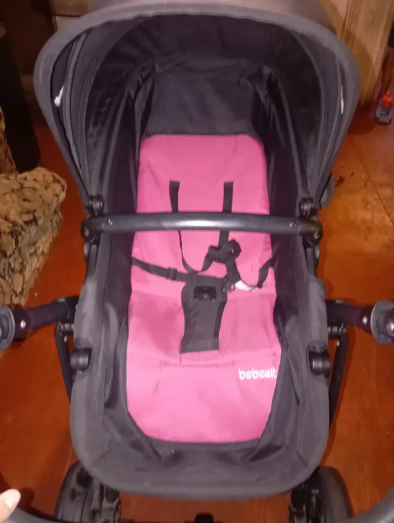 Carrito de bebé Bebesit negro y rosado - 4