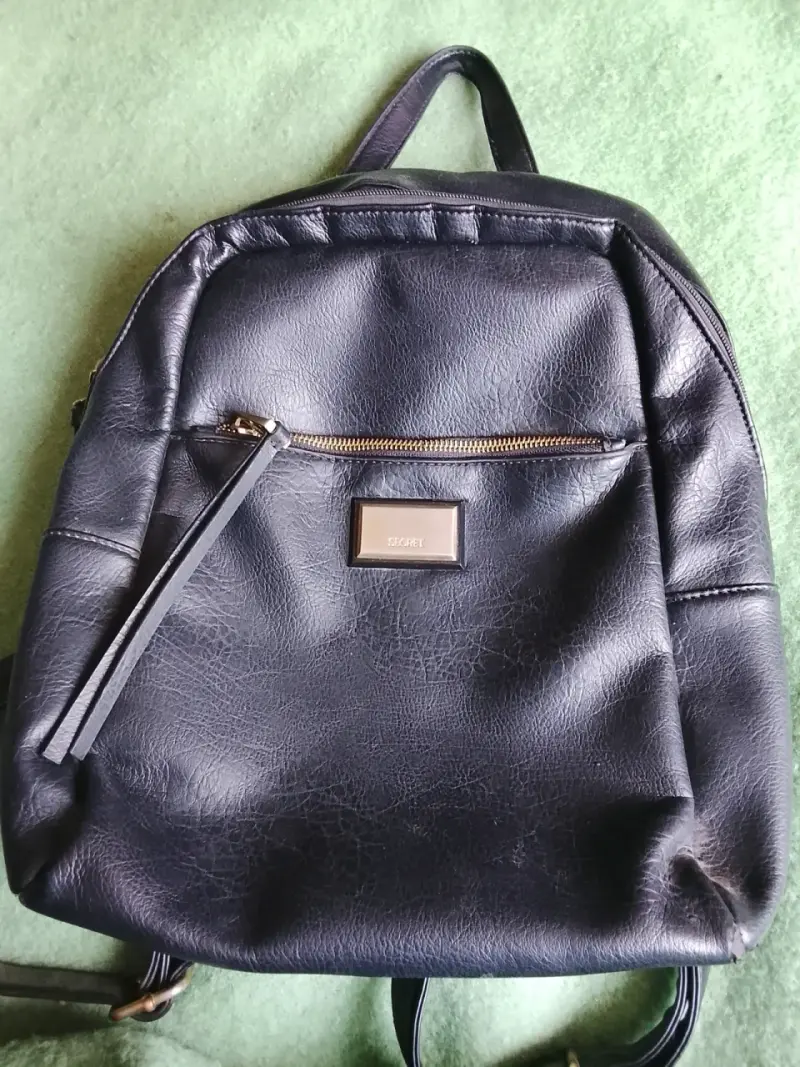 Mochila negra Secret - 1