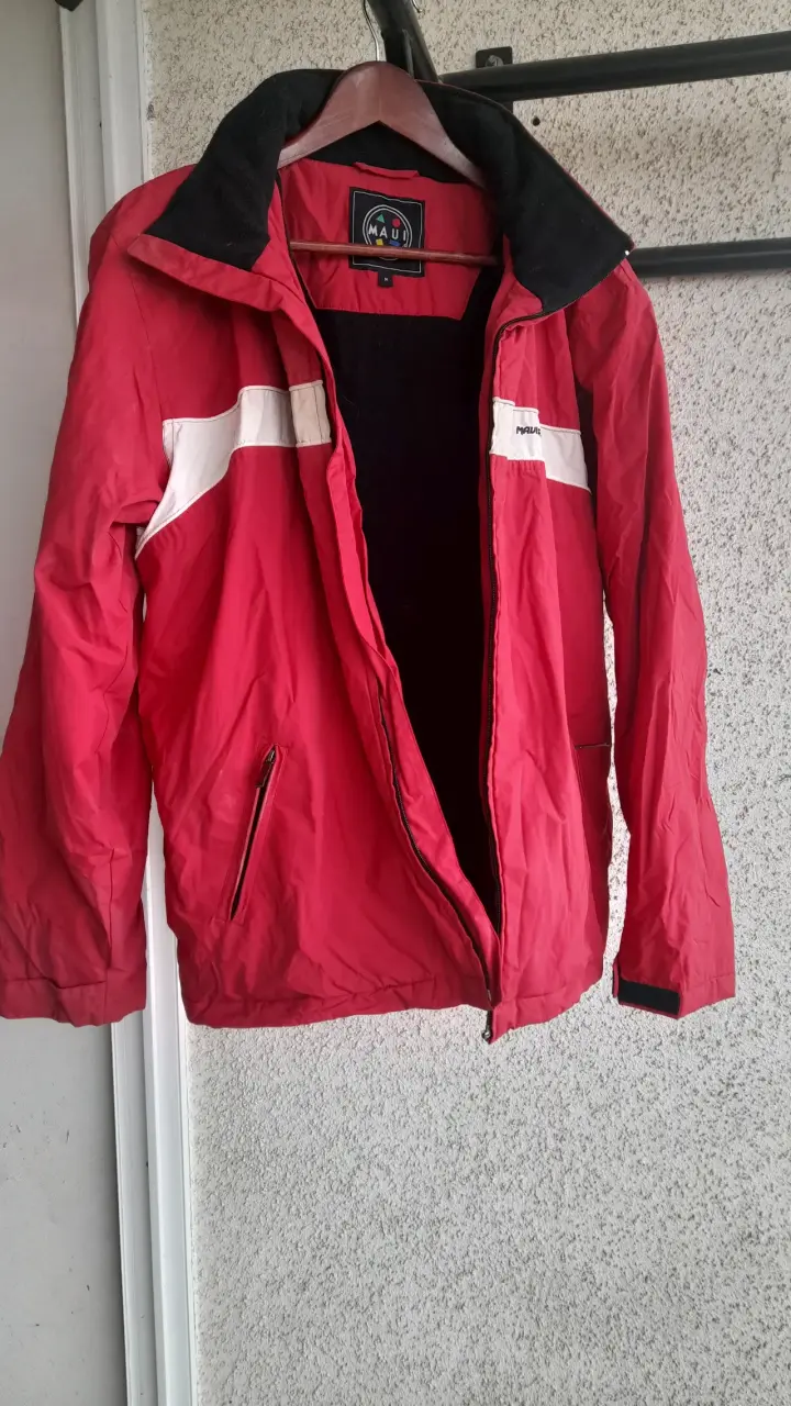 Chaqueta roja Maui con detalles - 2