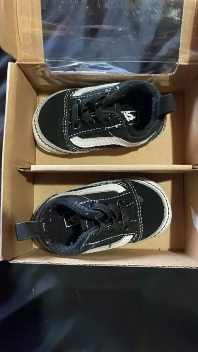 Zapatillas infantiles negras - miniatura 1