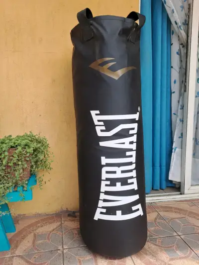 Saco de boxeo Everlast negro - miniatura 1