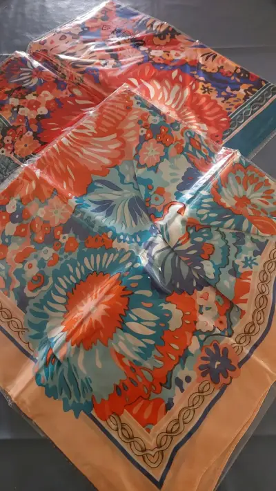 Pañuelos de seda floral coloridos - miniatura 1