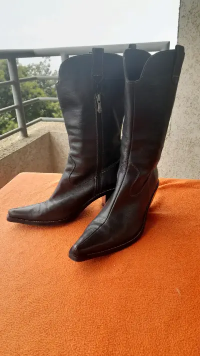 Botas vaqueras Pollini de cuero negro - miniatura 5