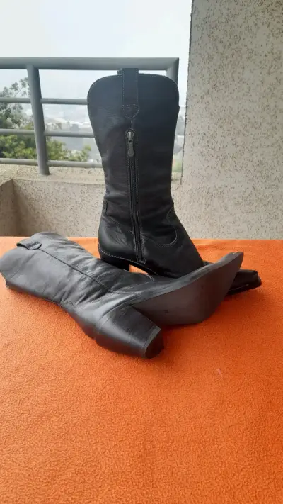 Botas vaqueras Pollini de cuero negro - miniatura 6