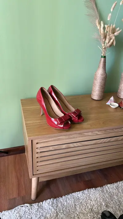 Zapatos  rojos con moño - miniatura 2