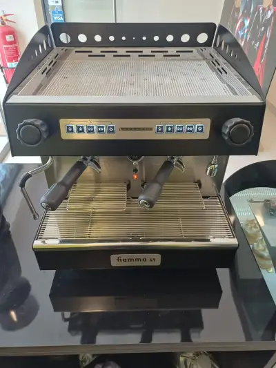 Máquina de café espresso profesional - miniatura 1