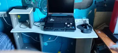 Escritorio - miniatura 1
