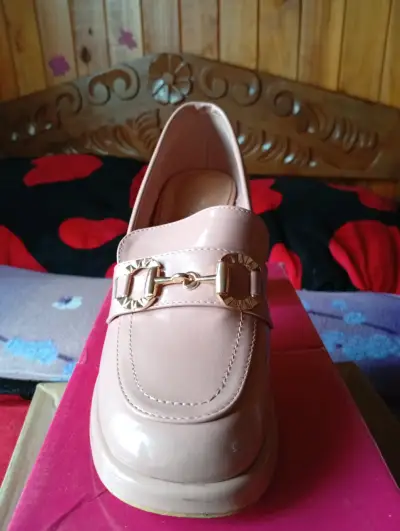 Zapatos de tacón rosados - miniatura 2