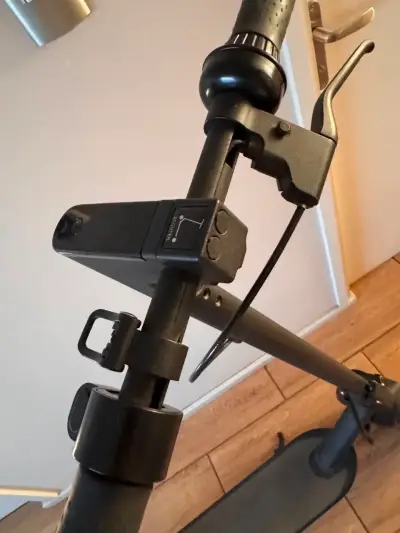 Scooter eléctrico negro - miniatura 4