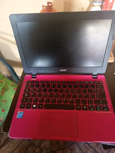 mini laptop rosa - miniatura 1