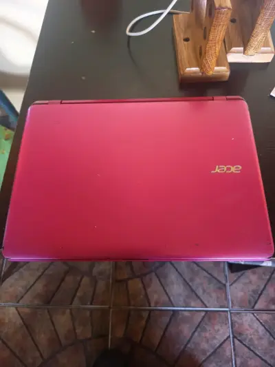 mini laptop rosa - miniatura 2