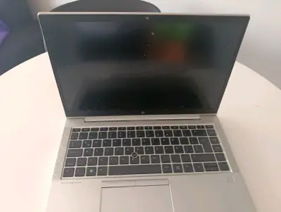 HP EliteBook 840 G8 i7 11va Gen / 16GB RAM / SSD / - miniatura 1